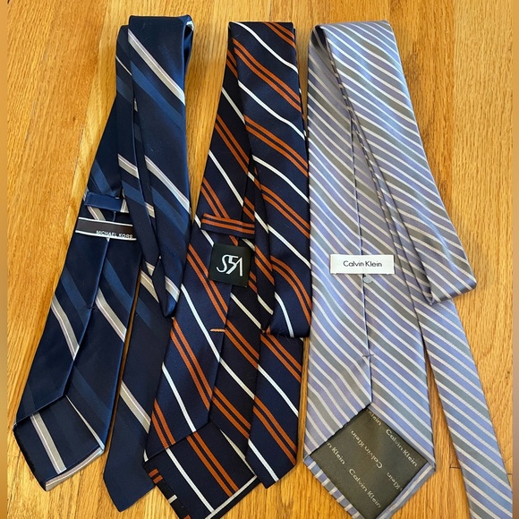 Bundle of ties. - Picture 2 of 3